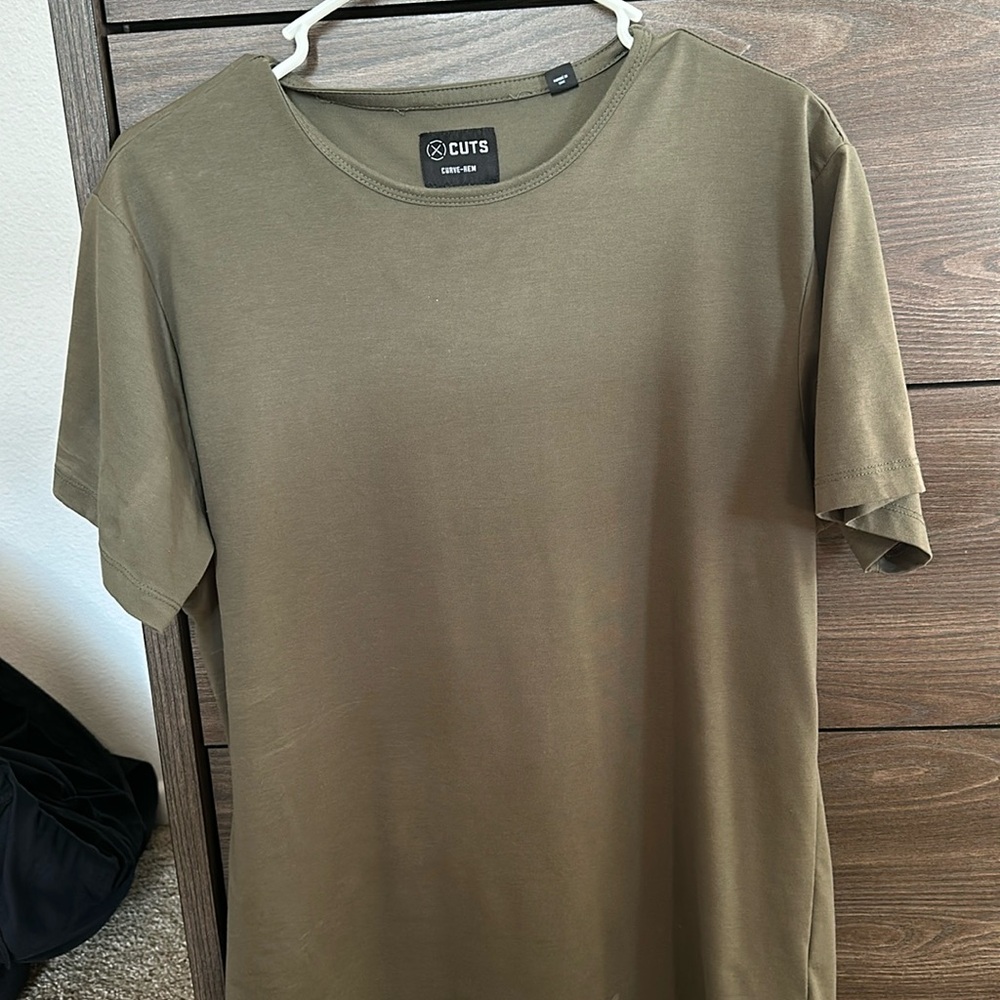 CUTS SIZE MEDIUM SHIRTS